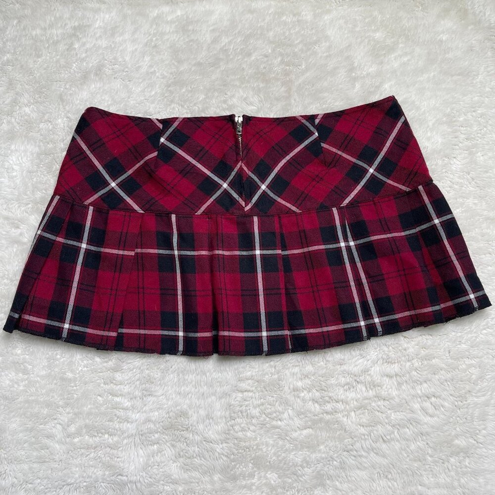 Tripp NYC Women's Red Black Plaid Pleated Mini Skirt Size Large - Picture 2 of 12